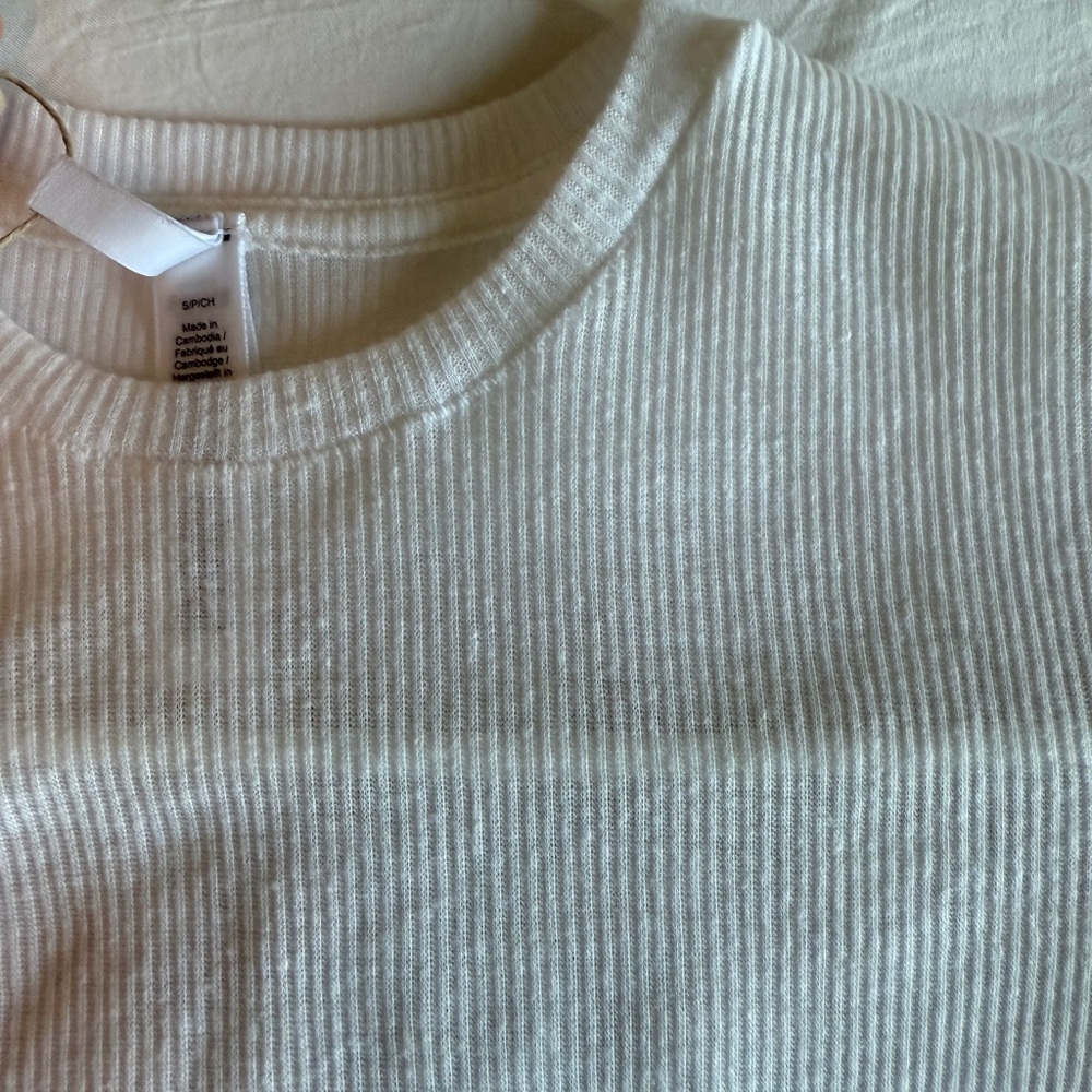 SKIMS White Ribbed Short Sleeve Tee - Picture 2 of 4
